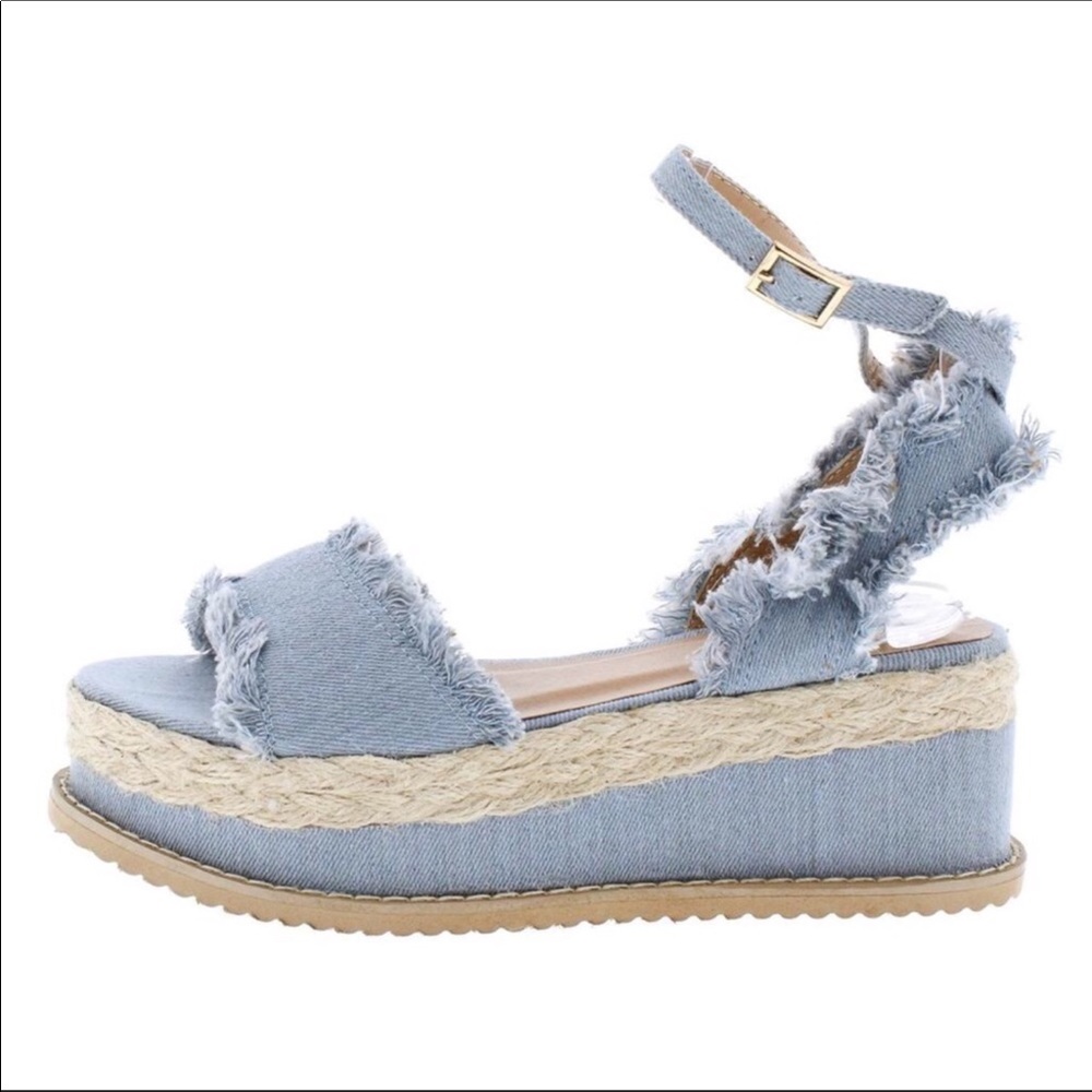 🎉 Host 🎉 Pick 🎉LIGHT BLUE DENIM WEDGES